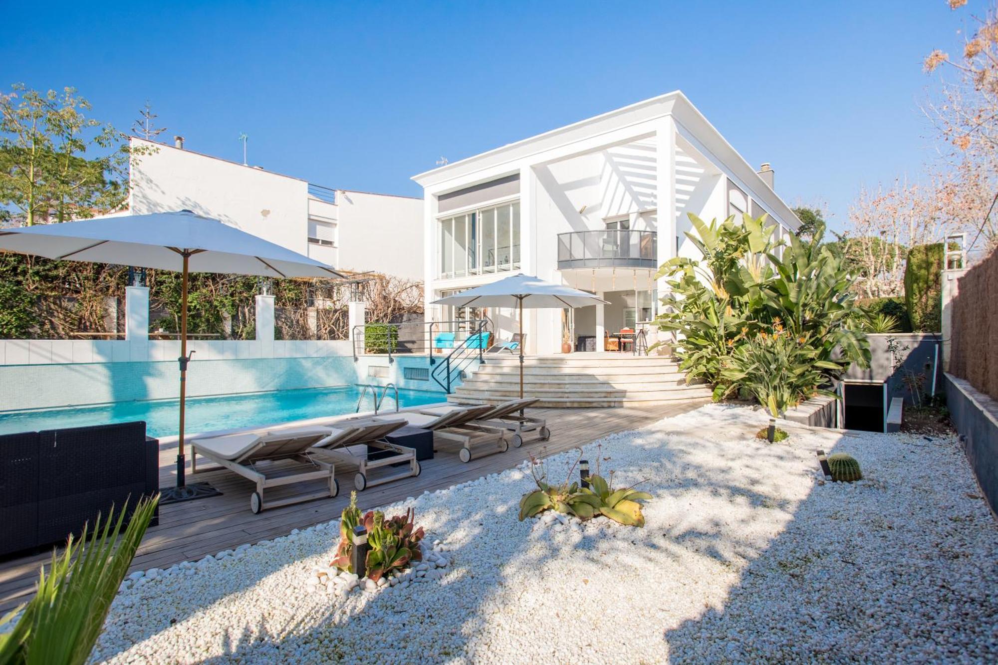 Luxury Villa Cela Masnou Buitenkant foto